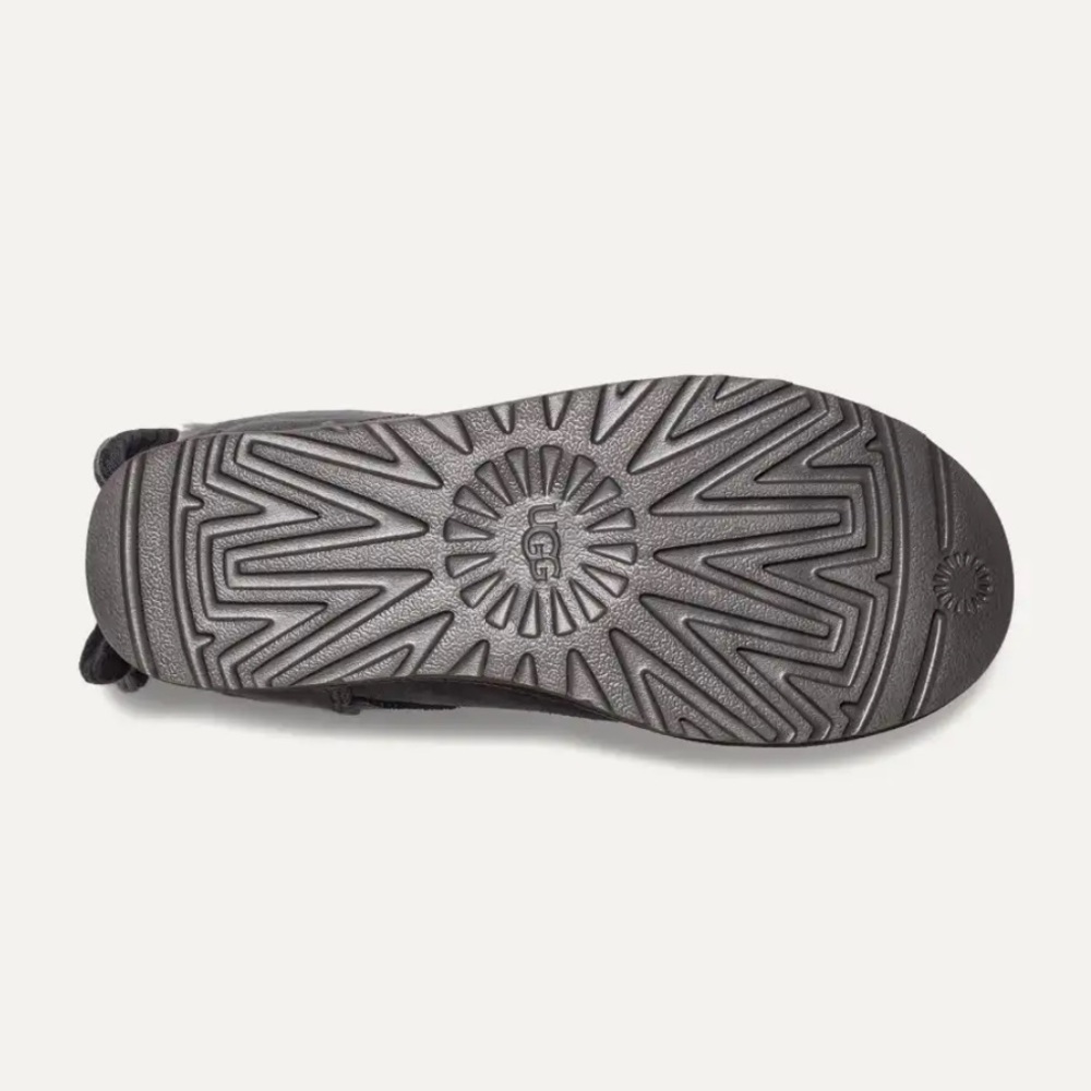 UGG Bailey Ribbed Bow Boots - Picture 9 of 10